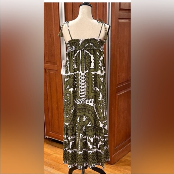 Green Patterned Maxi Dress - Picture 3 of 6